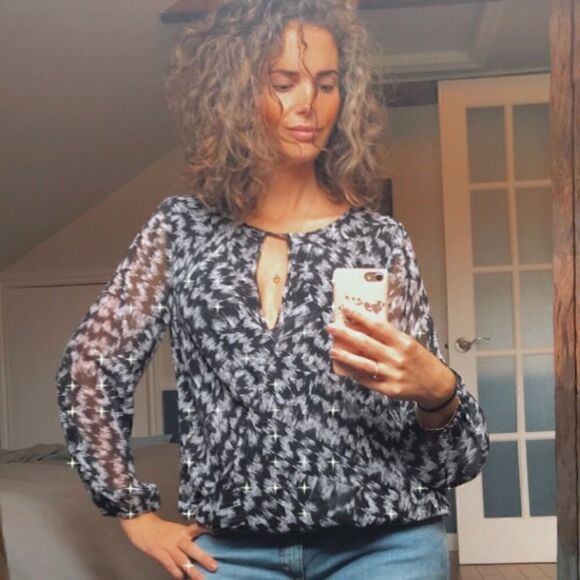 Vince Camuto wrap shirt   - Picture 2 of 11